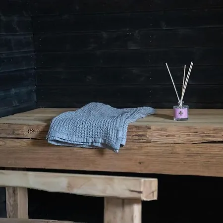 Вилла Ihana Jaervenranta Moekki. By The Lake. *