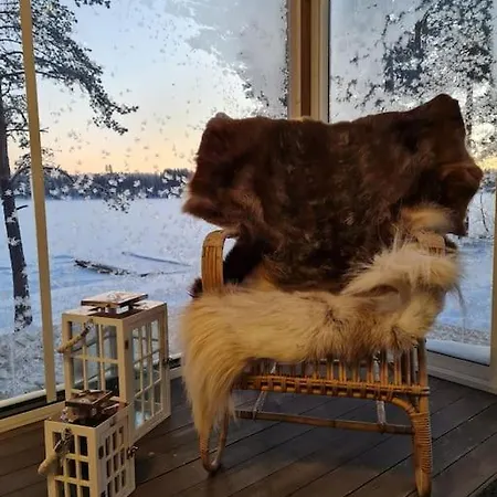 Huvilat Ihana Järvenranta Mökki. By The Lake. *