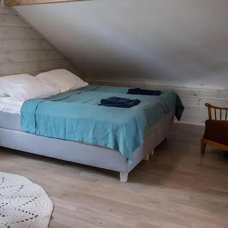 Вилла Ihana Jaervenranta Moekki. By The Lake. Kurjala