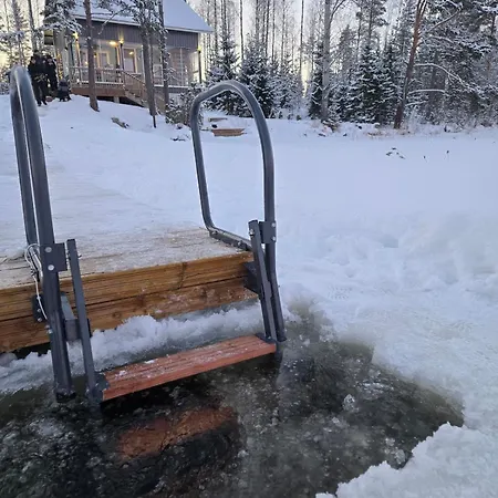 Вилла Ihana Jaervenranta Moekki. By The Lake. *