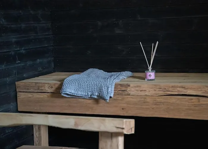 Вилла Ihana Jaervenranta Moekki. By The Lake. *