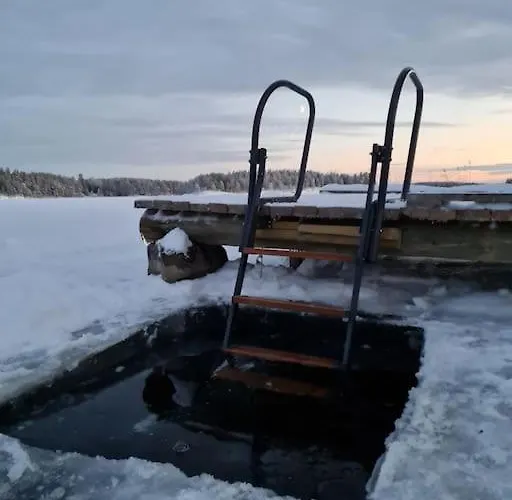 Вилла Ihana Jaervenranta Moekki. By The Lake. *