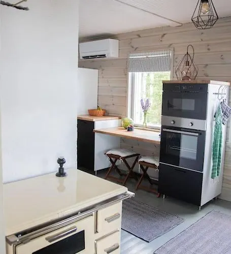 Ihana Jaervenranta Moekki. By The Lake. Вилла