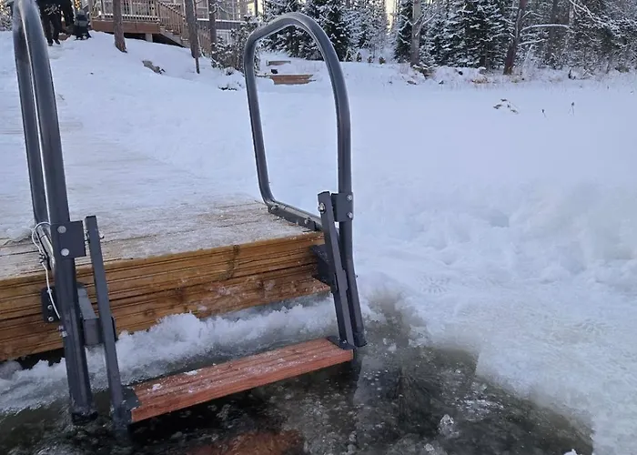 Вилла Ihana Jaervenranta Moekki. By The Lake. *